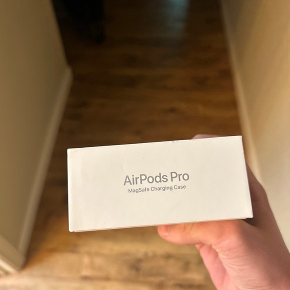 airpods pro - Picture 2 of 4